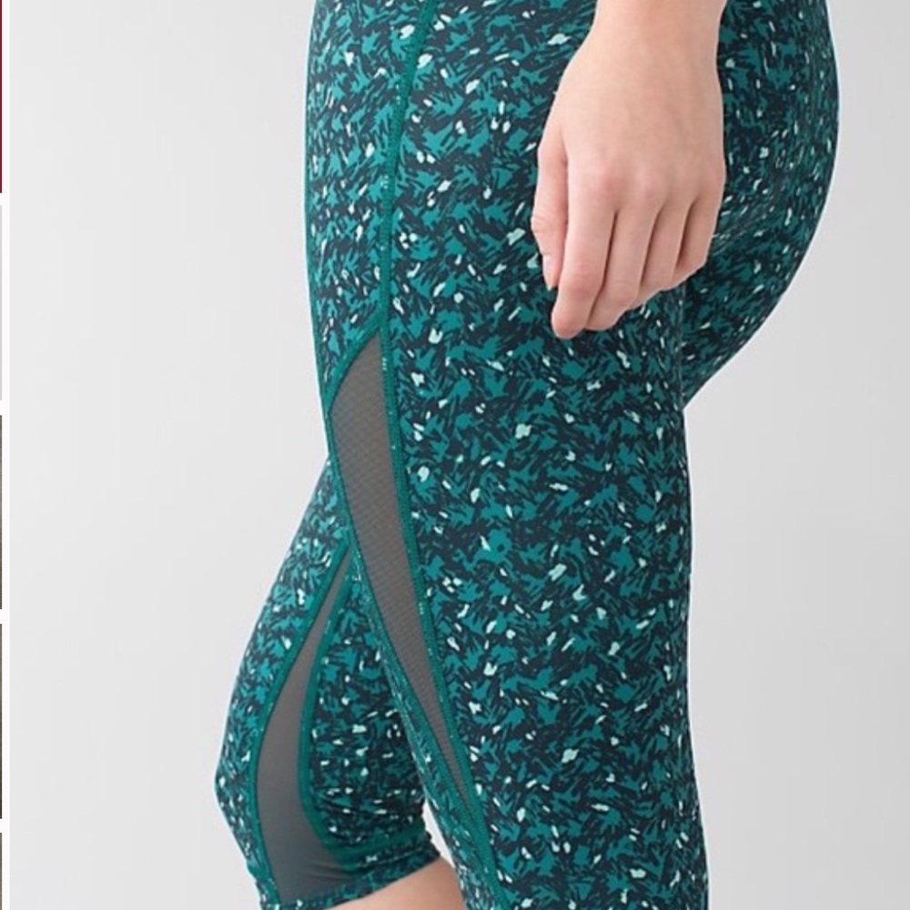 Lululemon Drop it Like it’s Hot Crop leggings